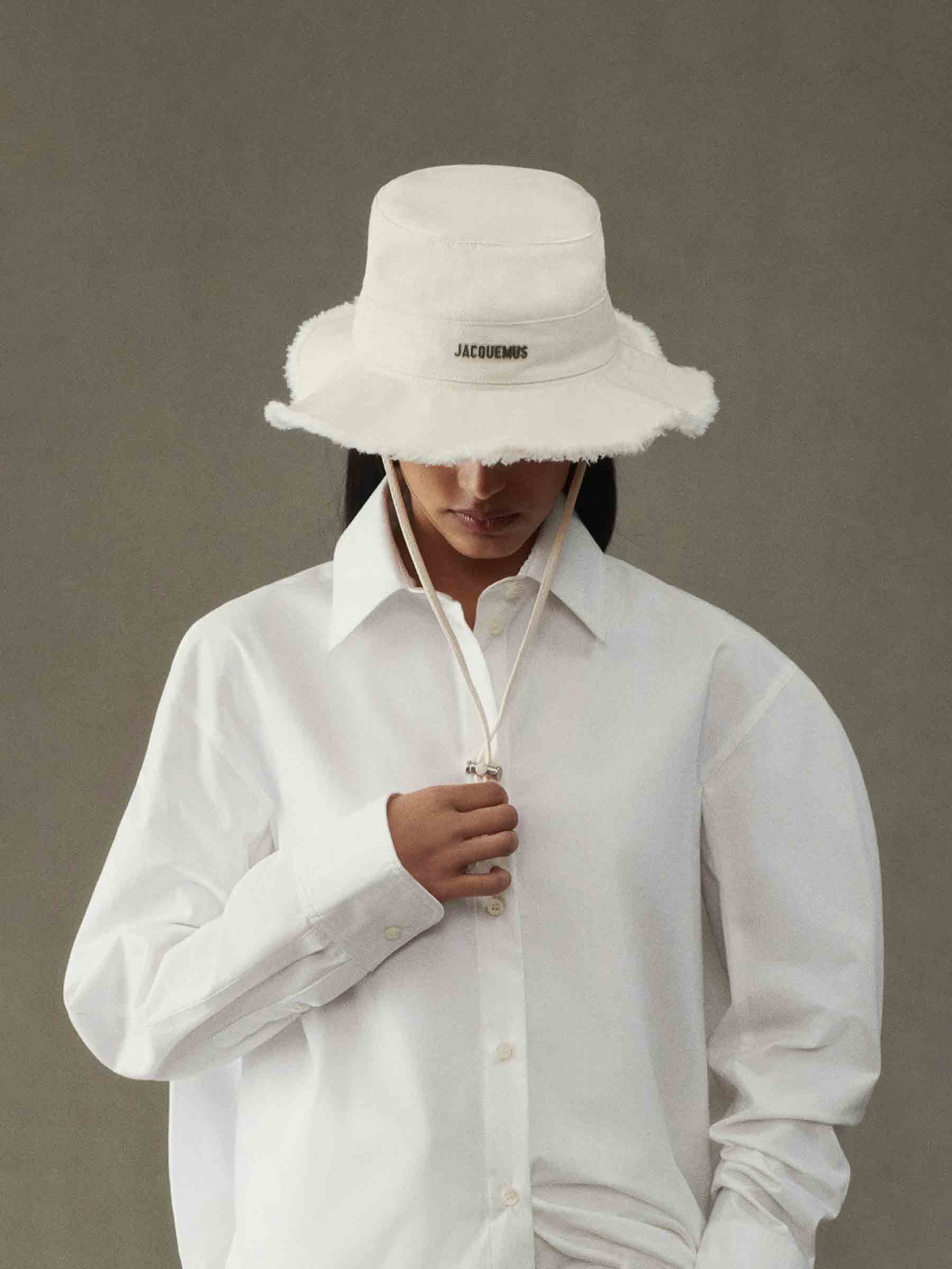 Jacquemus Hombre Barcelona Sombrero Le Bob Artichaut color Blanco sku 697-000255 01 - Foto 2
