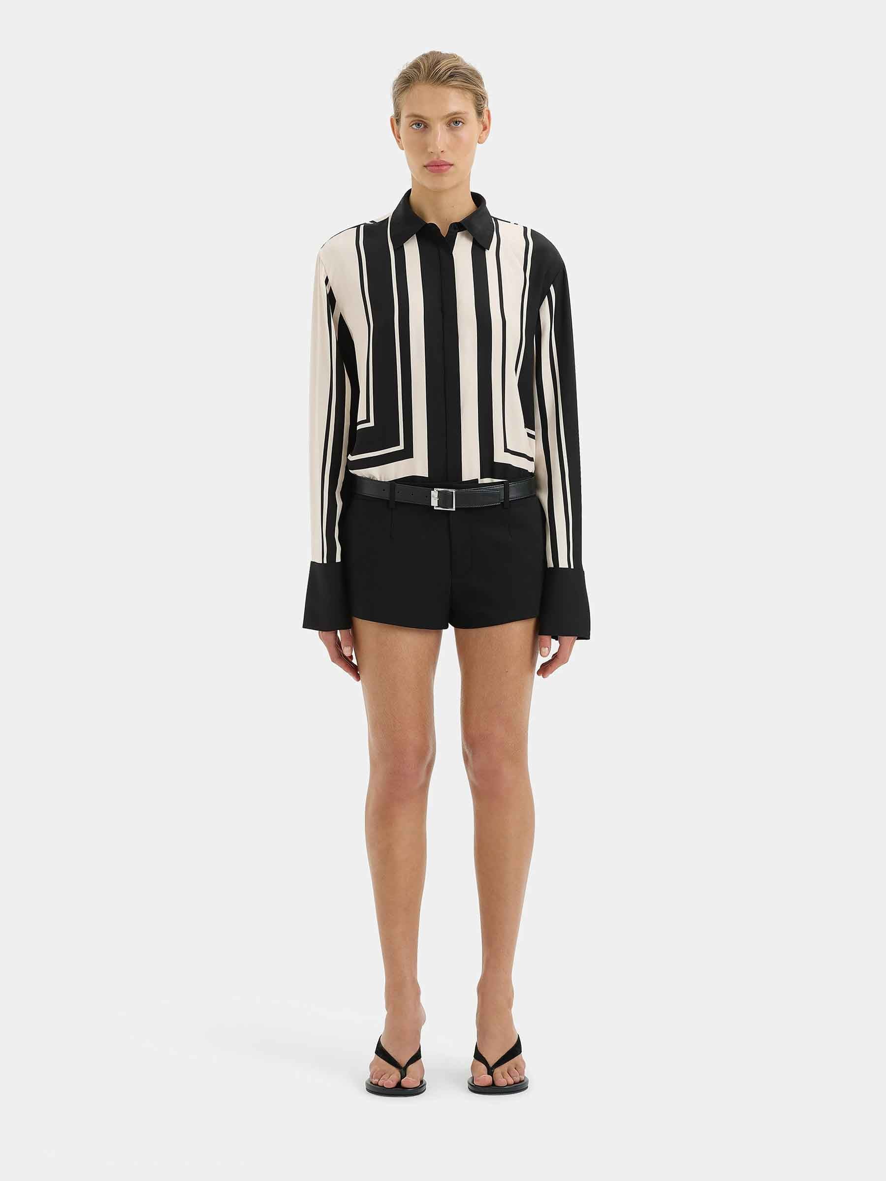 SIR. Mujer Barcelona Camisa Estampada Pietra color Blanco Y Negro sku 701-002352 01 - Foto 2