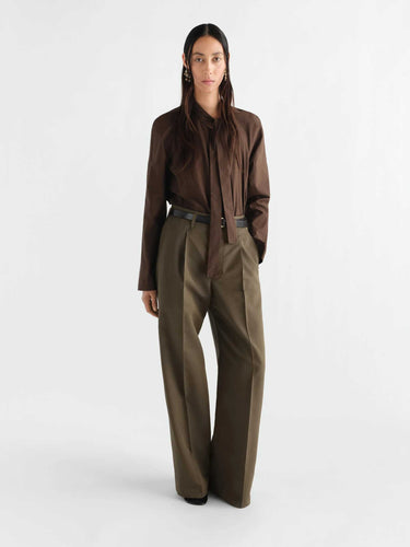 Lemaire Mujer Barcelona Blusa Ascot Seda color Marrón Oscuro sku 701-002497 01 - Foto 2
