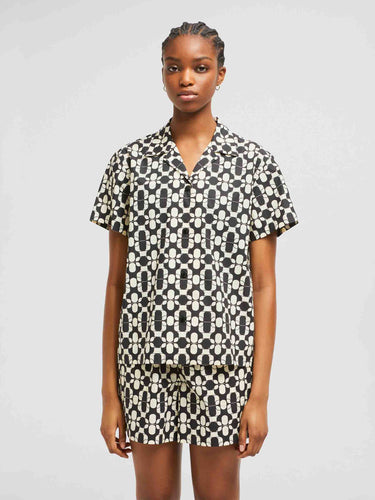 Moncler Mujer Barcelona Camisa Estampado Algodón color Blanco y Negro sku 702-000477 01 - Foto 3