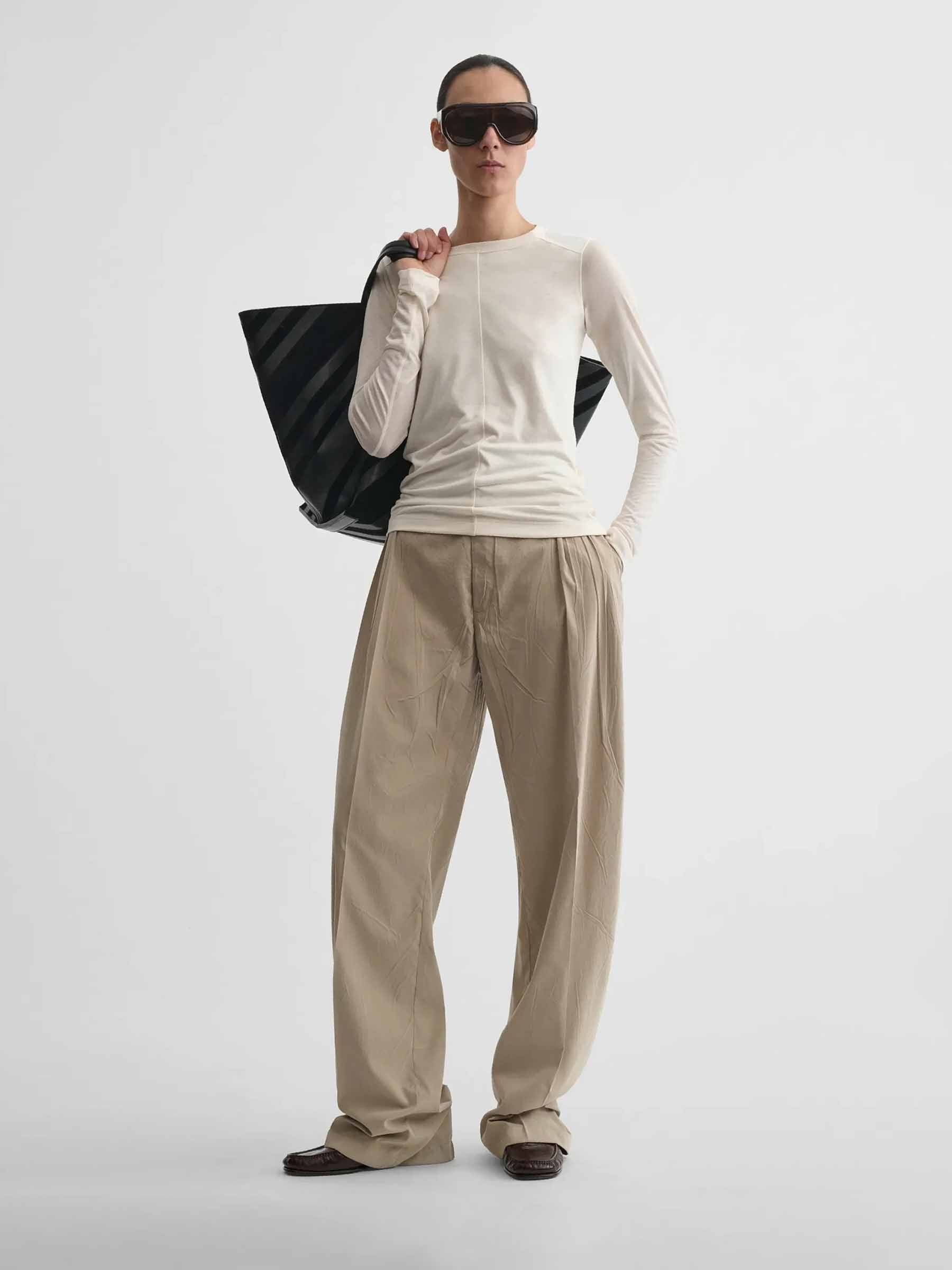 Phoebe Philo Mujer Barcelona Camiseta Cuello Redondo color Marfil sku 703-002485 02 - Foto 2