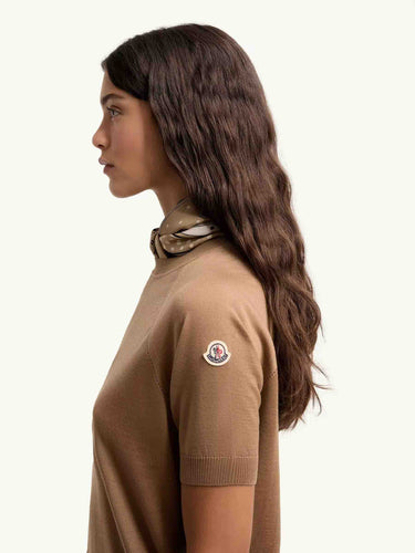 Moncler Mujer Barcelona Jersey Manga Corta color Camel sku 712-000601 01 - Foto 3