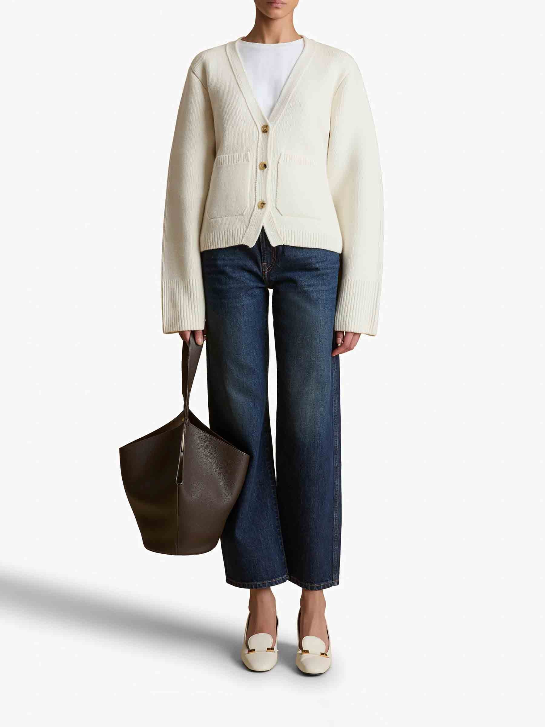 Khaite Mujer Barcelona Cárdigan Punto Cashmere color Marfil sku 713-000362 01 - Foto 2