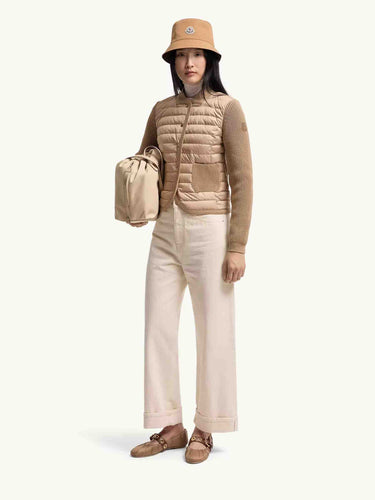 Moncler Mujer Barcelona Cárdigan Acolchado Algodón color Camel sku 713-000421 01 - Foto 2