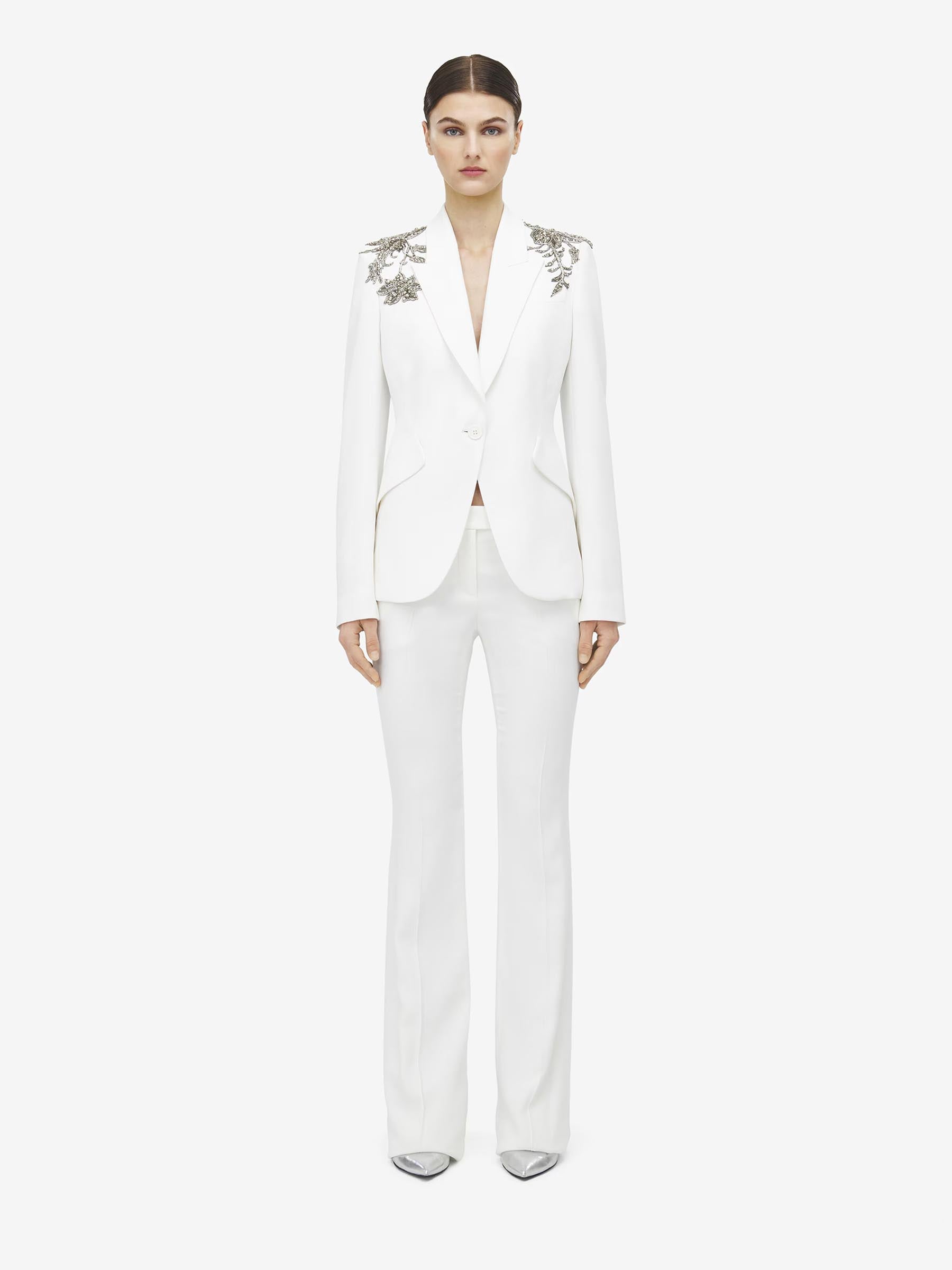 McQueen Mujer Barcelona Blazer Adornado color Blanco sku 741-002251 01 - Foto 2