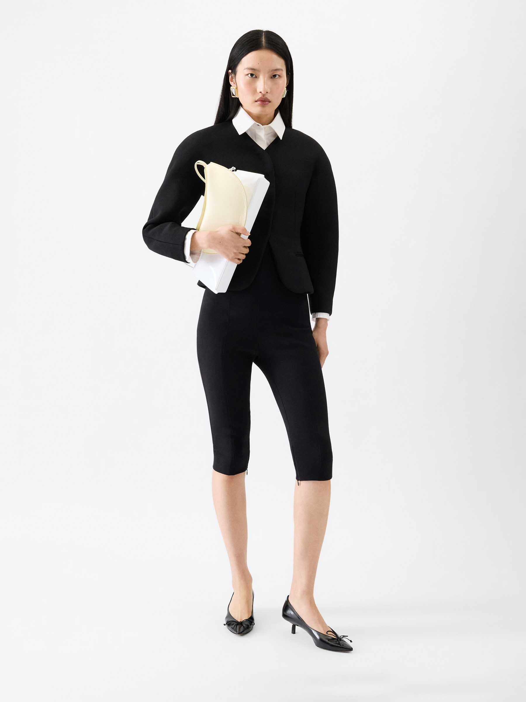 Jacquemus Mujer Barcelona Chaqueta Ovalo Lana color Negro sku 741-002289 01 - Foto 2