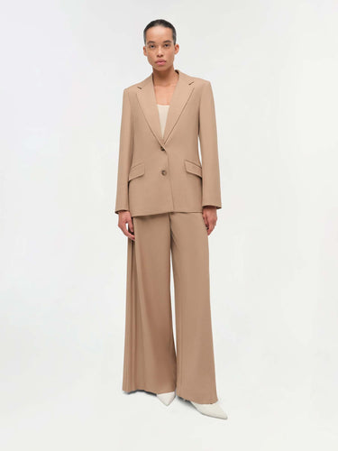 Simkhai Mujer Barcelona Blazer Moren Plisado color Camel sku 741-002307 01 - Foto 2