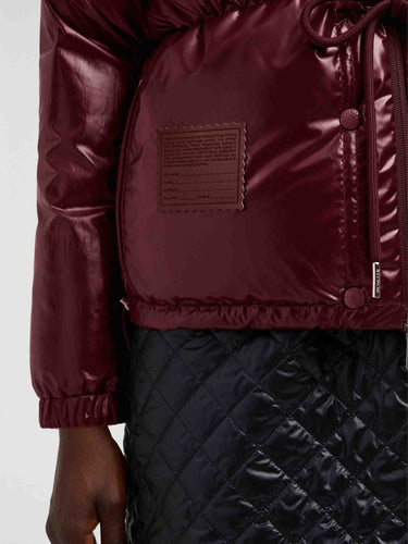 Moncler Verone Mujer Barcelona Chaqueta Acolchada Reversible color Coral sku 774-000506 03 - Foto 8