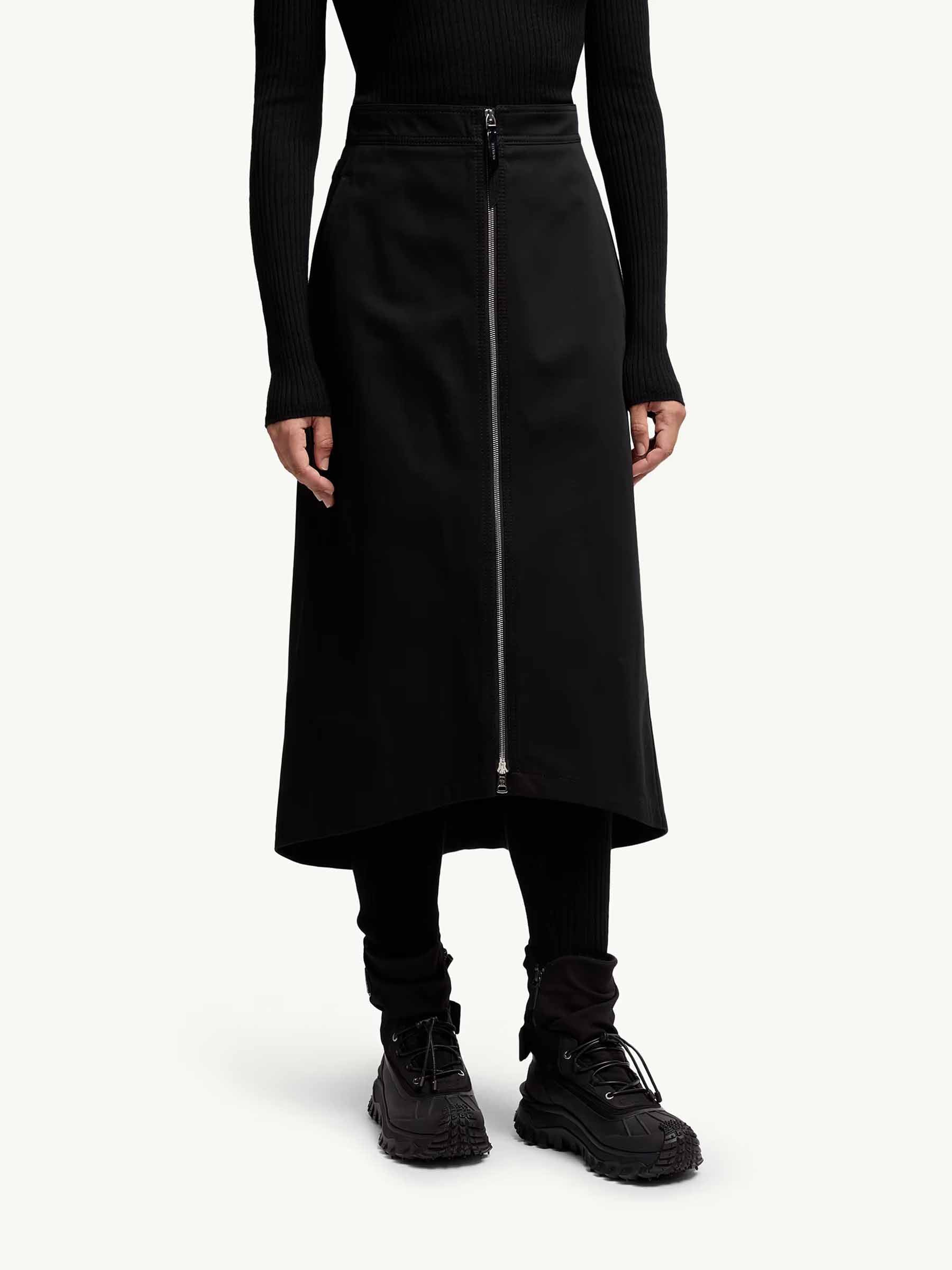 Moncler Genius Edward Enninful Mujer Barcelona Falda Midi Gabardina color Negro sku 750-001695 01 - Foto 2