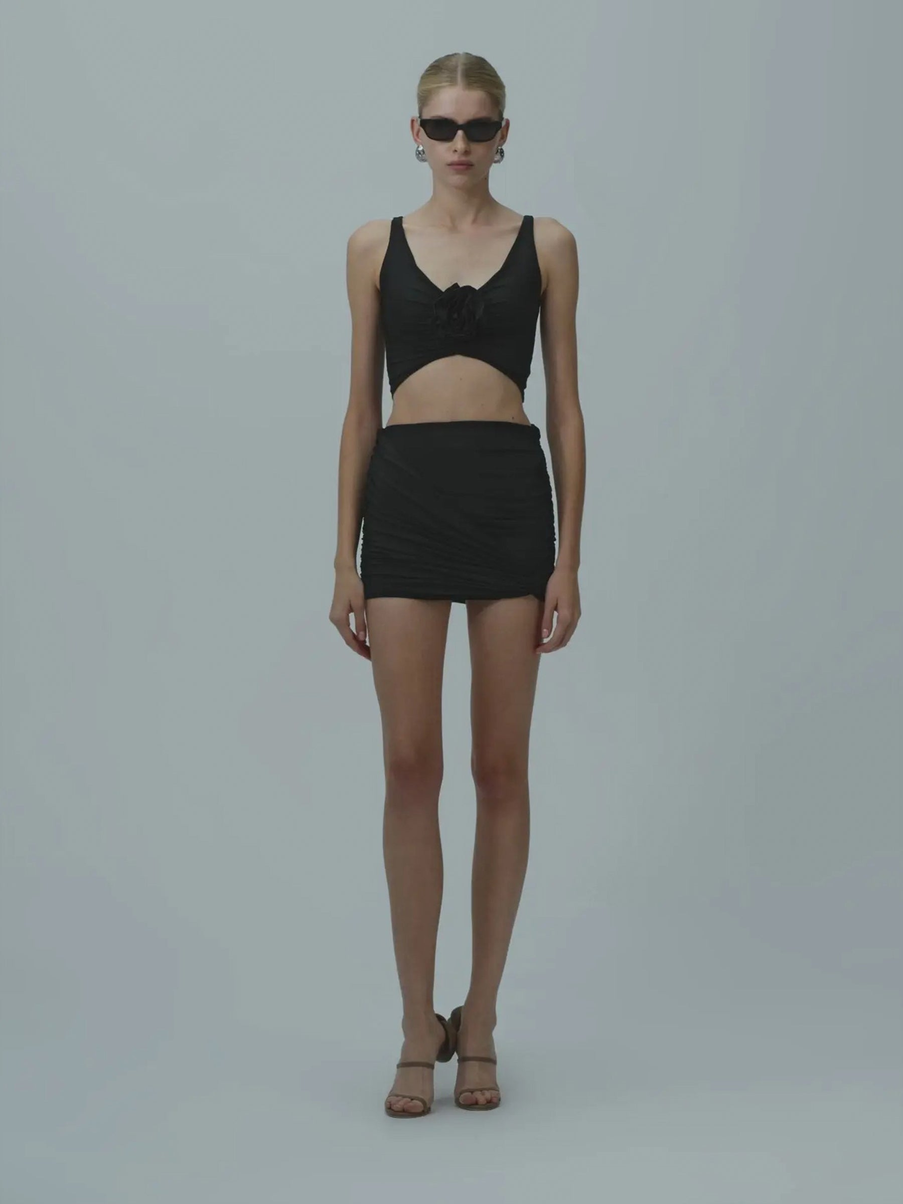 Magda Butrym Mujer Barcelona Falda Mini Drapeada color Negro sku 750-001749 01 - Foto 2