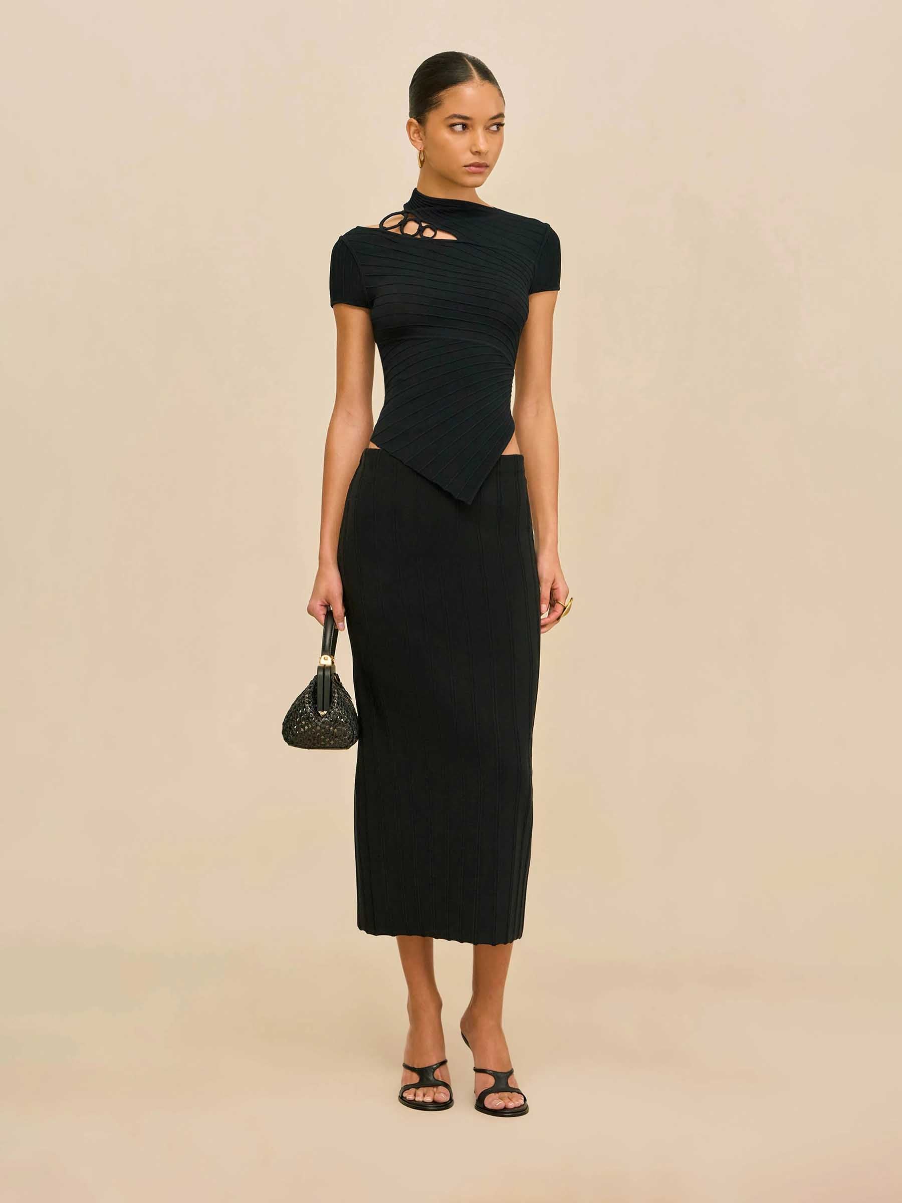 Cult Gaia Mujer Barcelona Falda Midi Marline color Negro sku 750-001784 01 - Foto 2