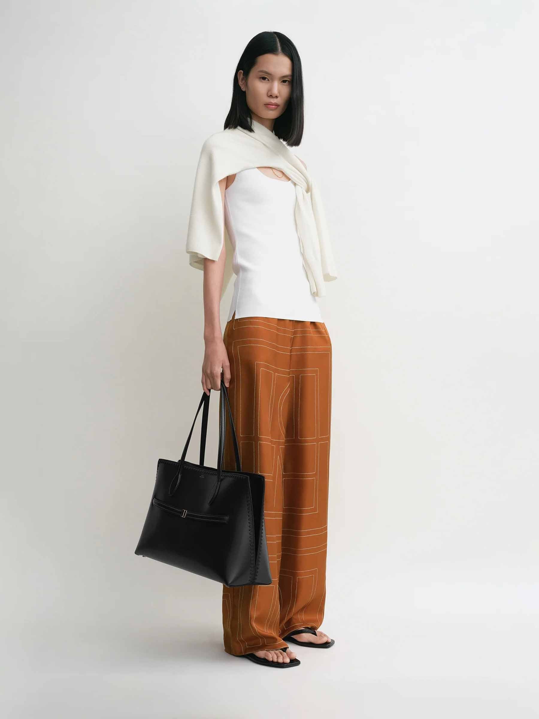 TOTEME Mujer Barcelona Pantalones Monogram Seda color Naranja sku 761-003867 01 - Foto 2