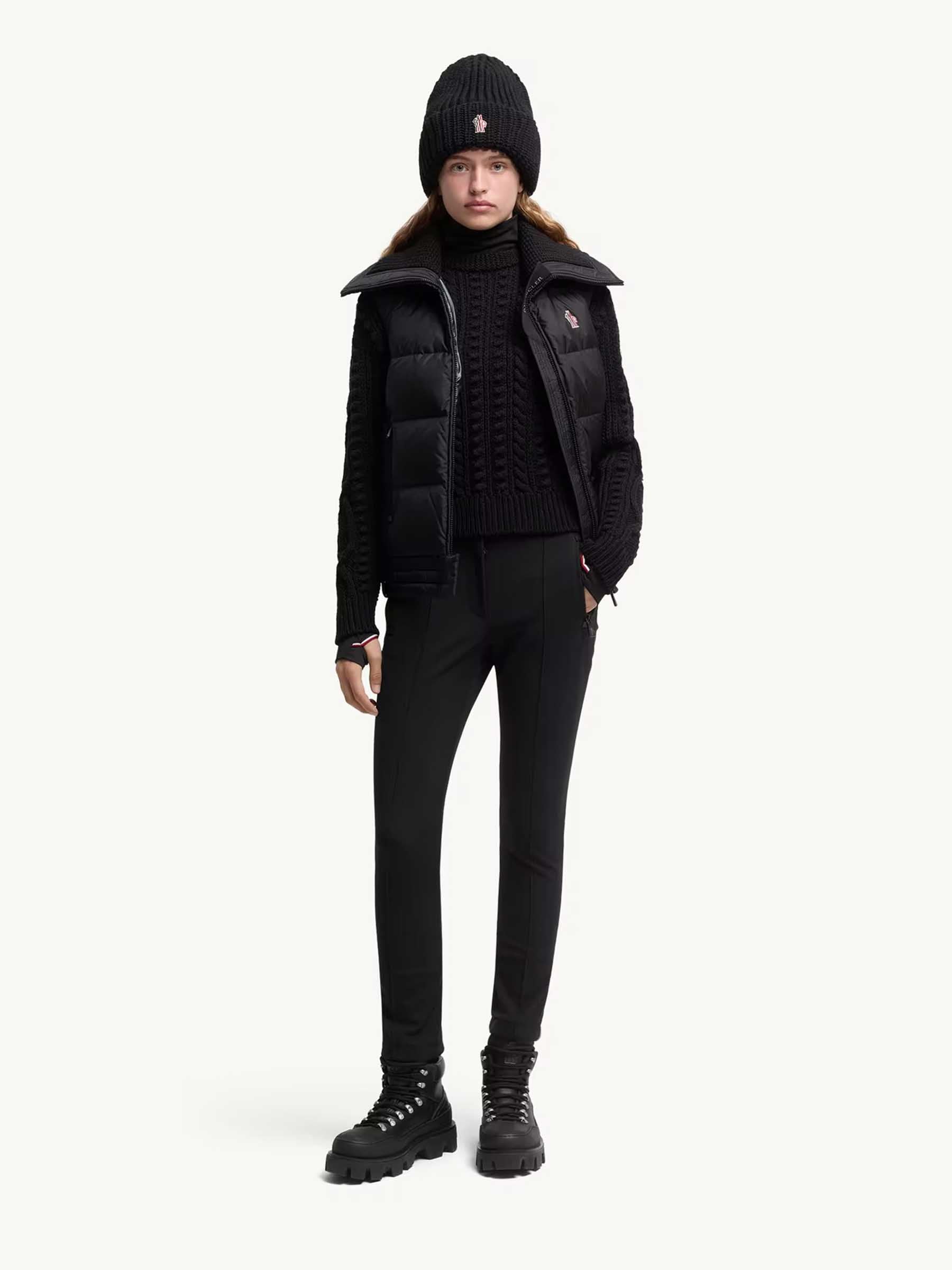 Moncler Grenoble Mujer Barcelona Pantalones Técnicos Slim color Negro sku 761-003896 02 - Foto 2
