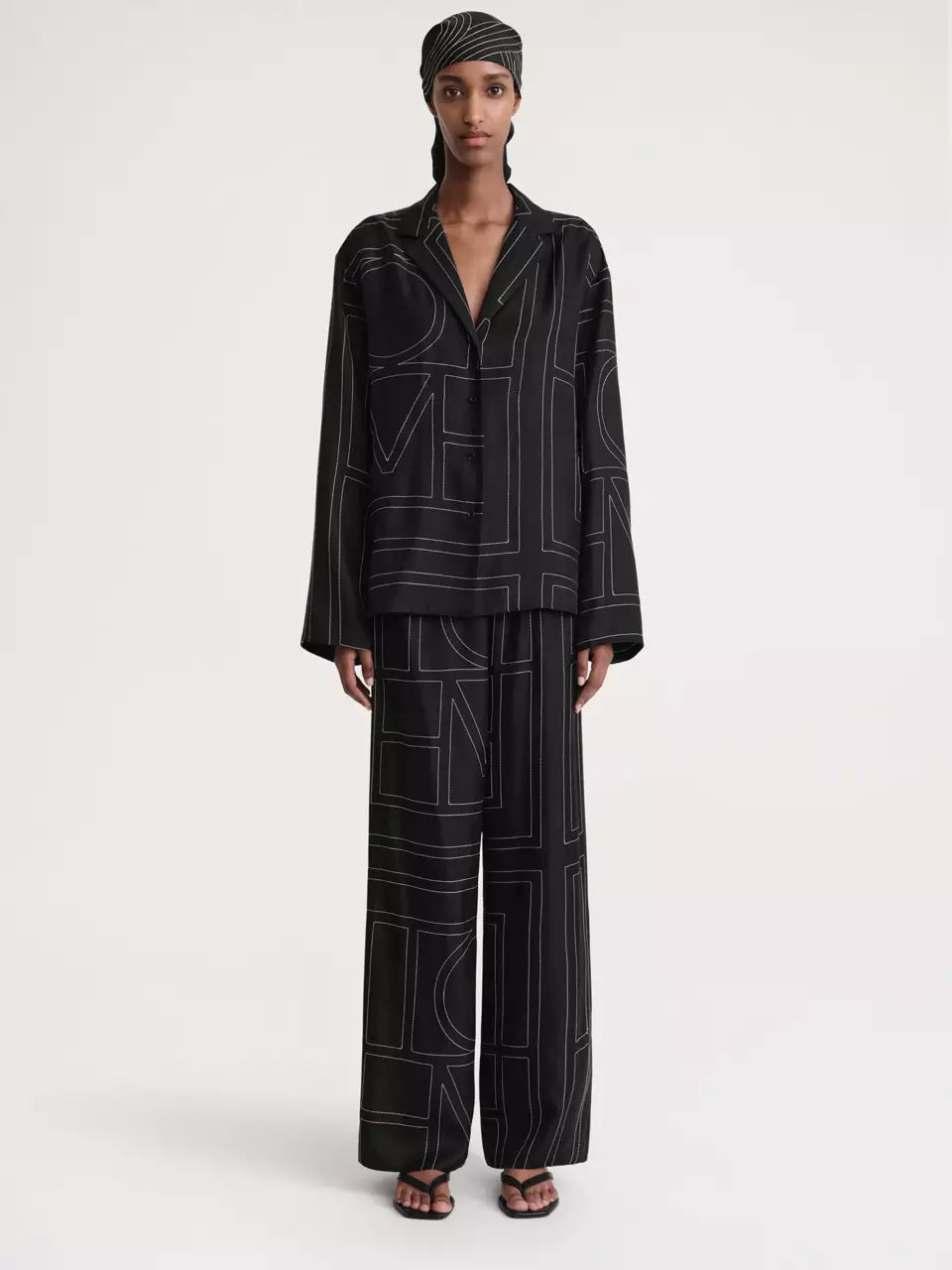 TOTEME Mujer Barcelona Pantalones de vestir color Negro sku 761-003920 01 - Foto 2