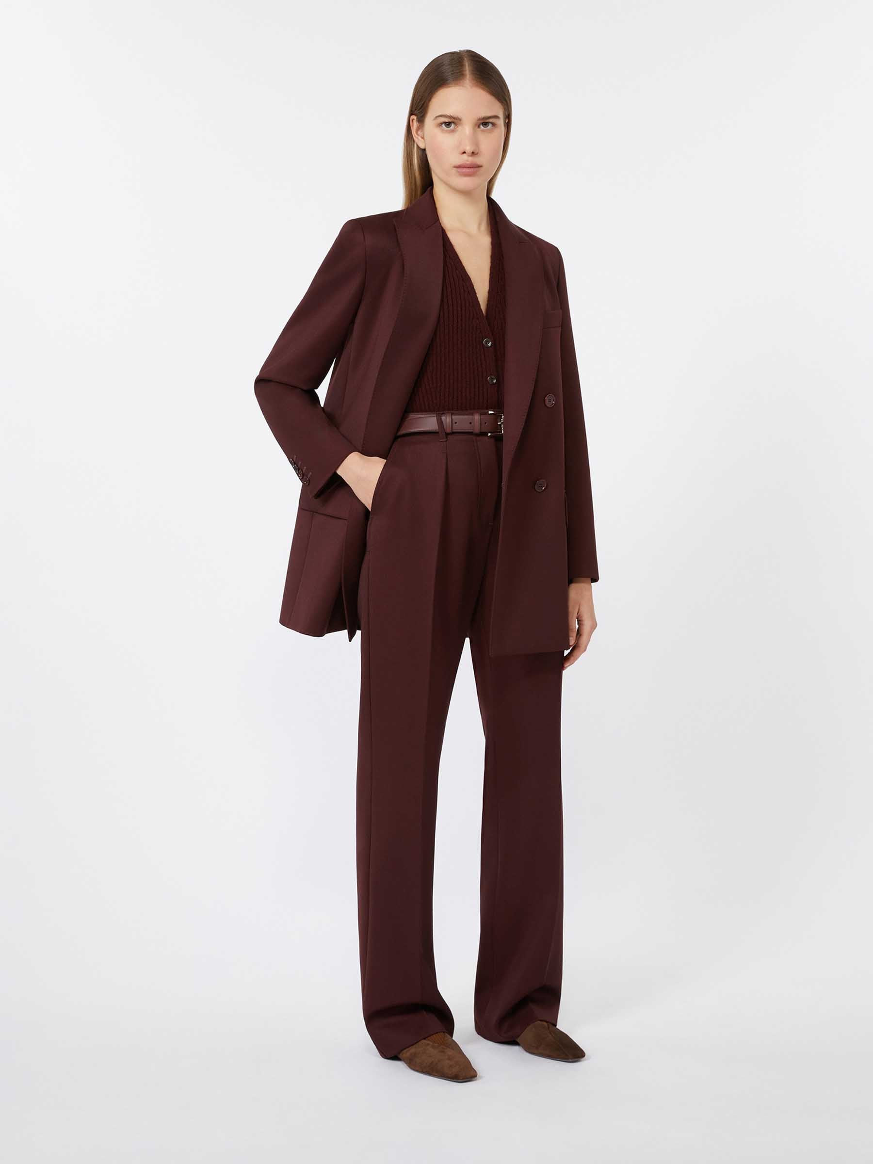 Max Mara Mujer Barcelona Pantalones Rectos Gabardina color Burdeos sku 761-003968 01 - Foto 2