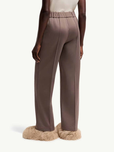 Moncler Mujer Barcelona Pantalones Casual Técnicos color Taupe sku 761-004205 01 - Foto 4