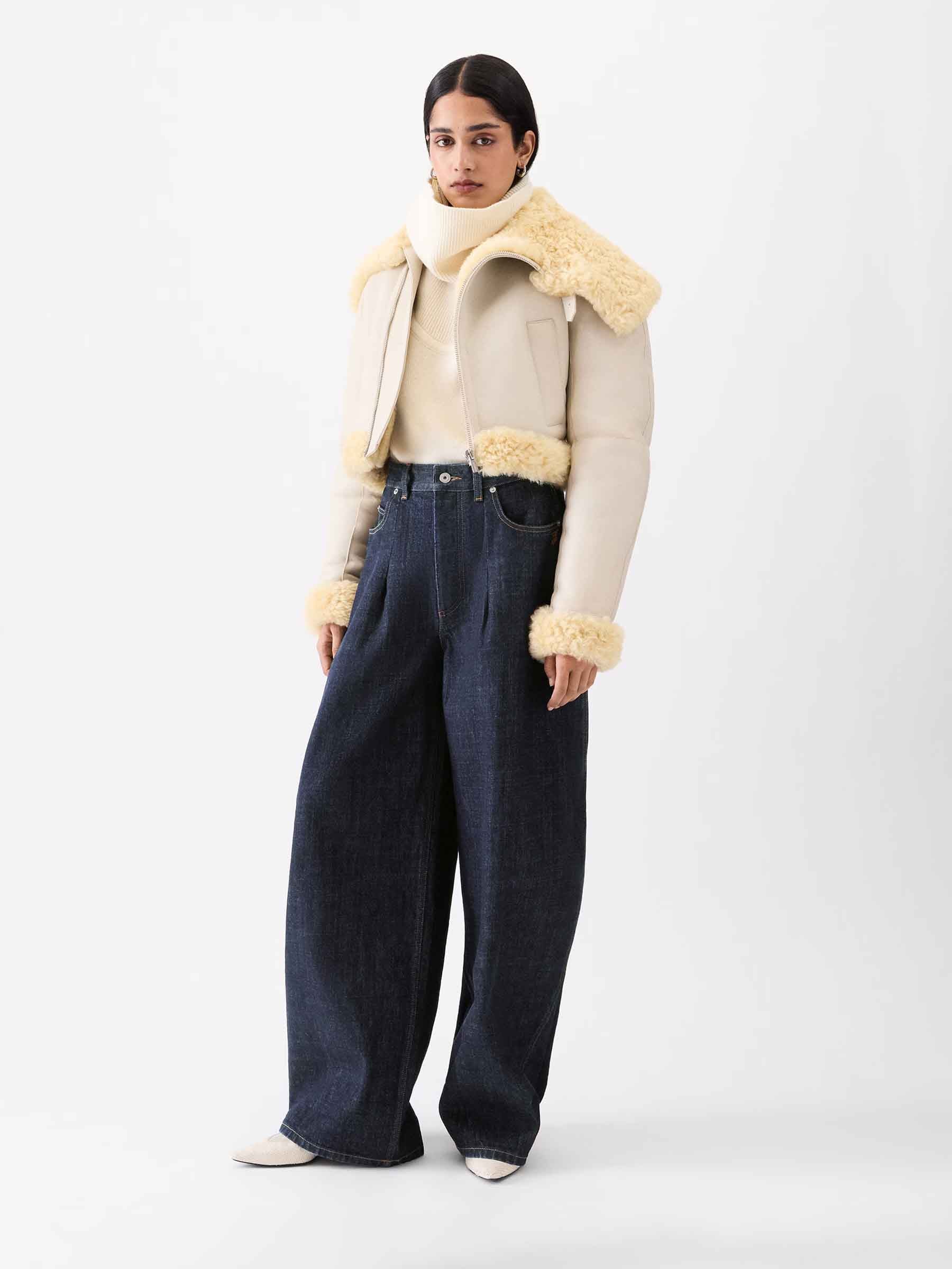 Jacquemus Mujer Barcelona Jeans Ovalo de-Nîmes color Azul Denim Oscuro sku 763-001798 01 - Foto 2
