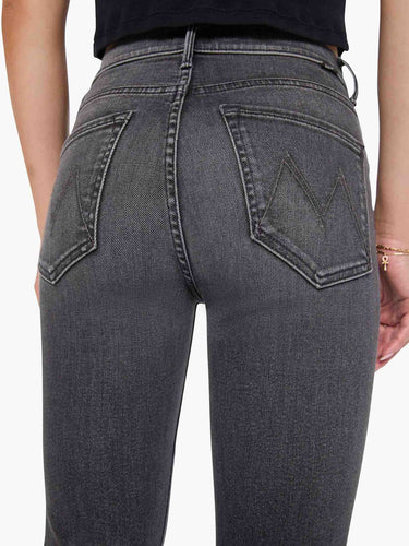 Mother Mujer Barcelona Jeans The Weekender color Negro sku 763-001908 01 - Foto 3