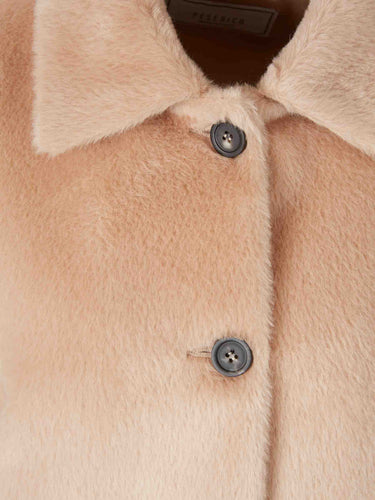 Peserico Mujer Barcelona Abrigo Corto Pelo color Camel sku 771-001594 01 - Foto 3