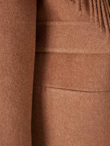 Simkhai Mujer Barcelona Abrigo Corto Rowen color Camel sku 771-001682 01 - Foto 4