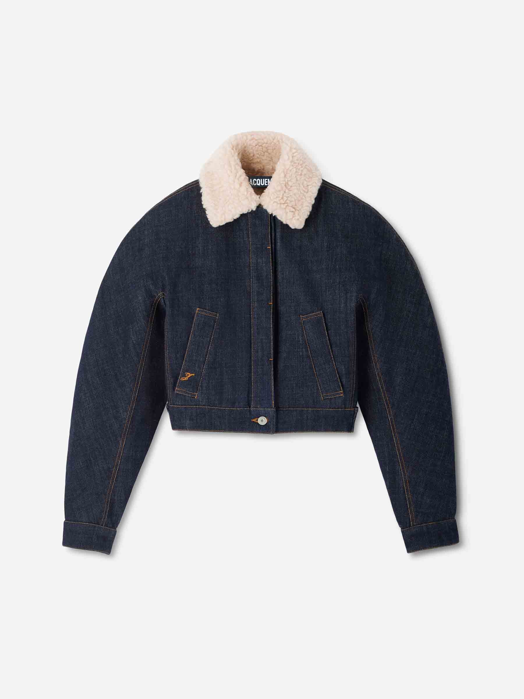 Jacquemus Mujer Barcelona Chaqueta Ovalo de-Nîmes color Azul Denim Oscuro sku 772-001522 01 - Foto 1