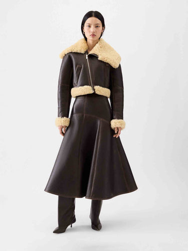 Jacquemus Mujer Barcelona Chaqueta Aviatore color Marrón Oscuro sku 772-001523 01 - Foto 2
