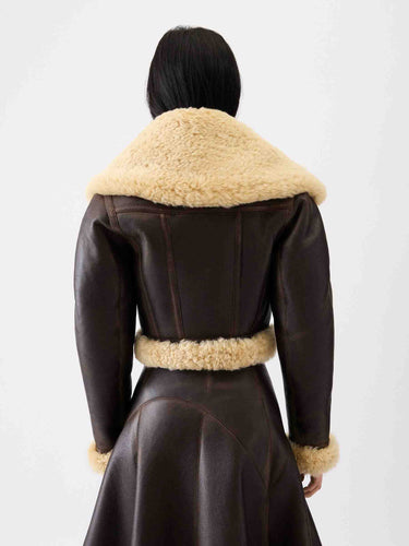 Jacquemus Mujer Barcelona Chaqueta Aviatore color Marrón Oscuro sku 772-001523 01 - Foto 3
