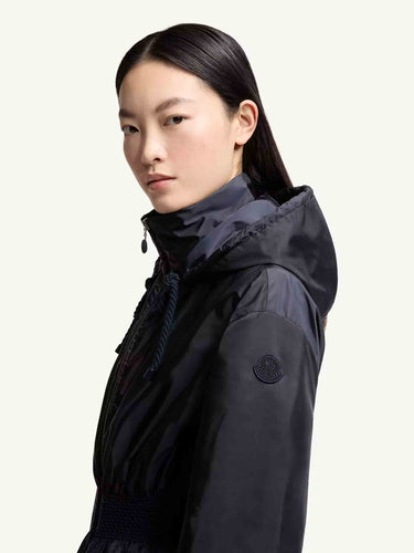 Moncler Mujer Barcelona Chaqueta Impermeable Liriope color Azul Marino sku 772-001556 01 - Foto 4