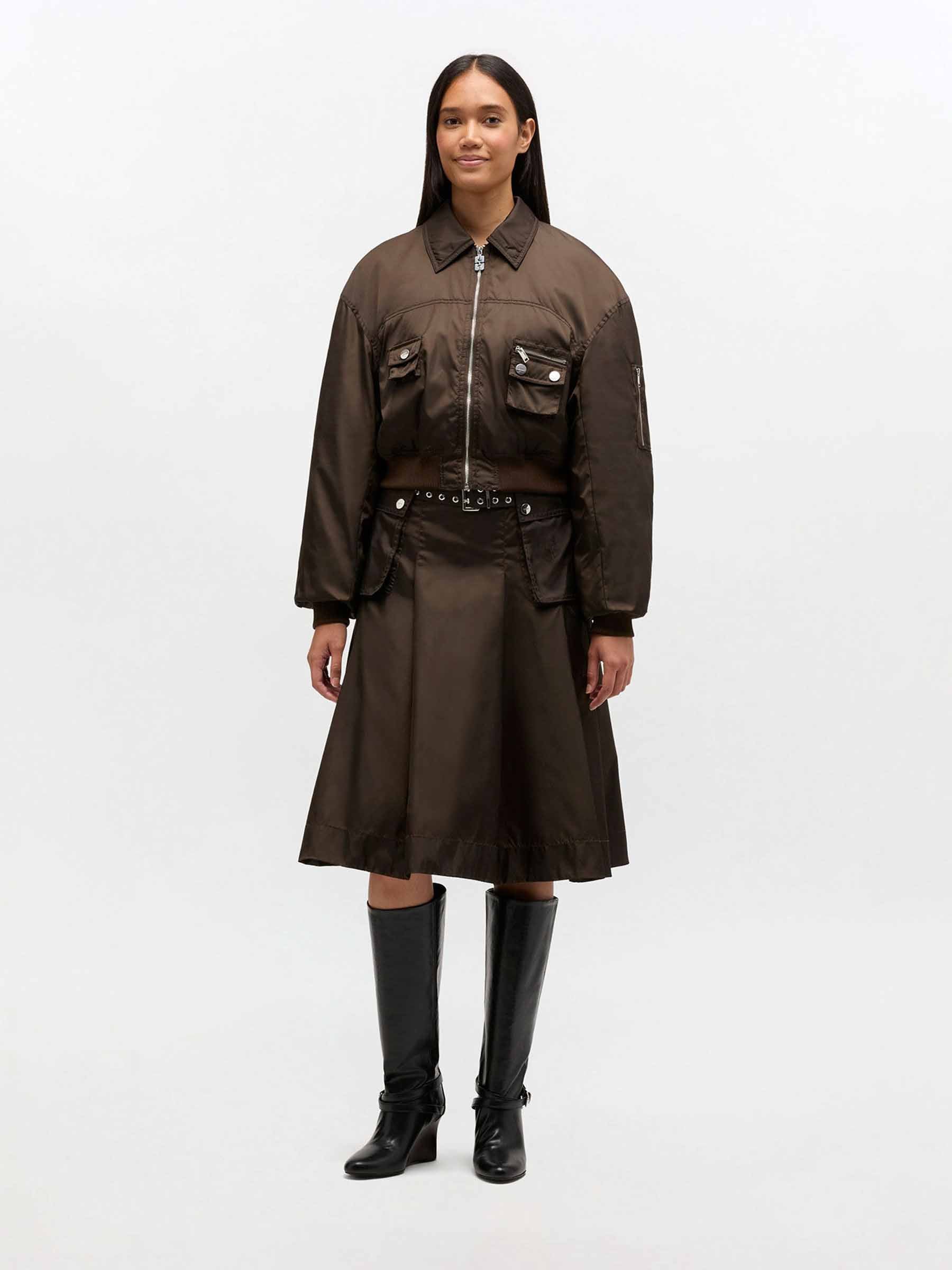 Ganni Mujer Barcelona Chaqueta Bomber Duchesse color Marrón Oscuro sku 772-001565 01 - Foto 2