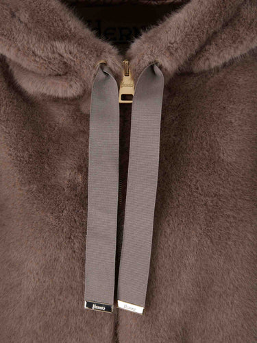 Herno Mujer Barcelona Chaqueta Capucha Pelo color Taupe sku 772-001615 03 - Foto 3