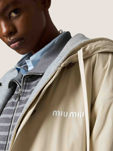Miu Miu Mujer Barcelona Parka Técnica Cabán color Beige sku 772-001630 01 - Foto 4