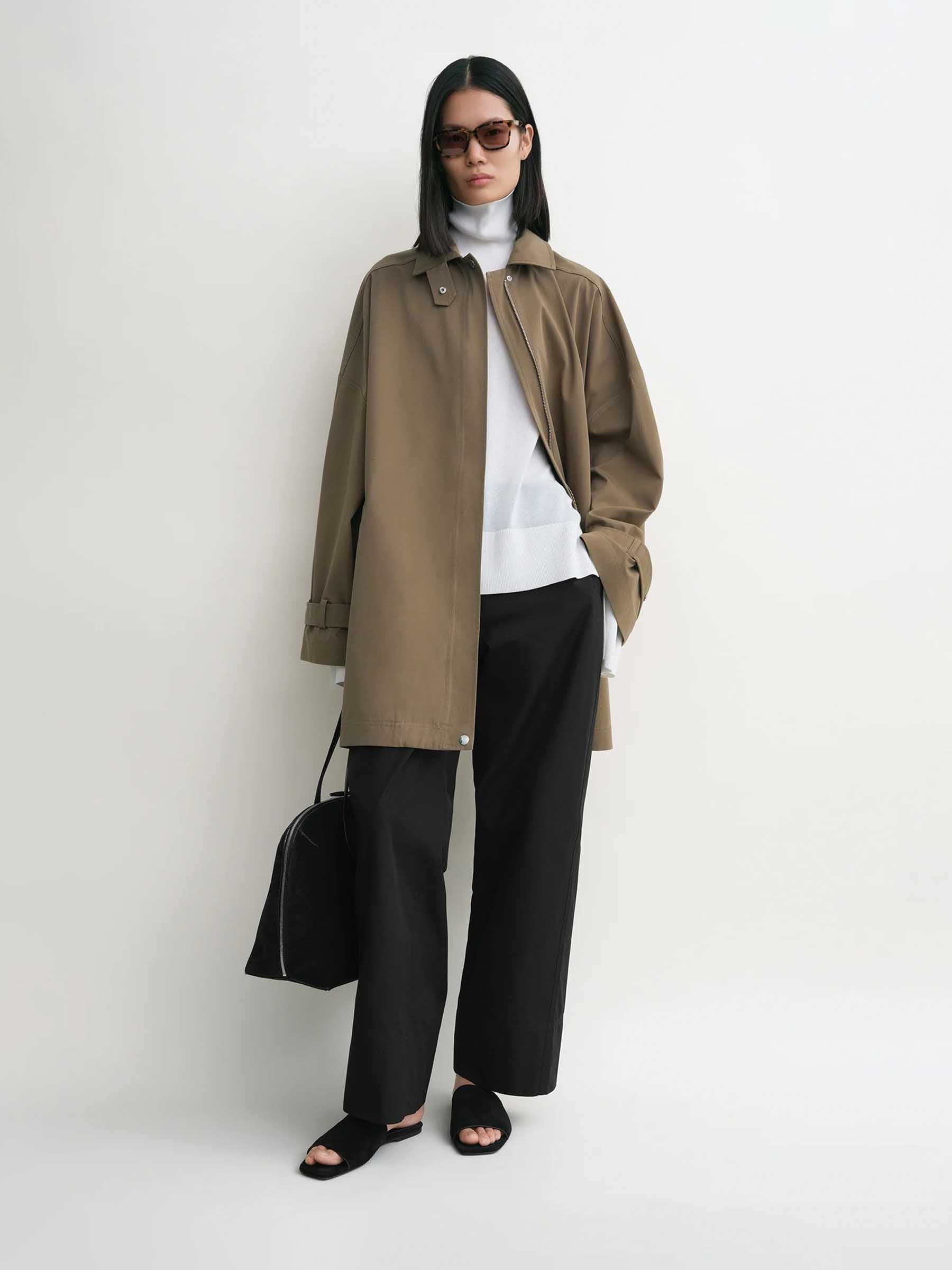 TOTEME Mujer Barcelona Chaqueta Gabardina Oversize color Verde Militar sku 773-000265 01 - Foto 2