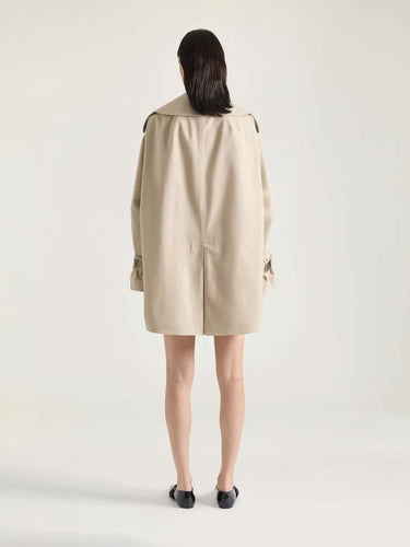 Givenchy Mujer Barcelona Gabardina Corta Cocoon color Beige sku 773-000269 01 - Foto 3