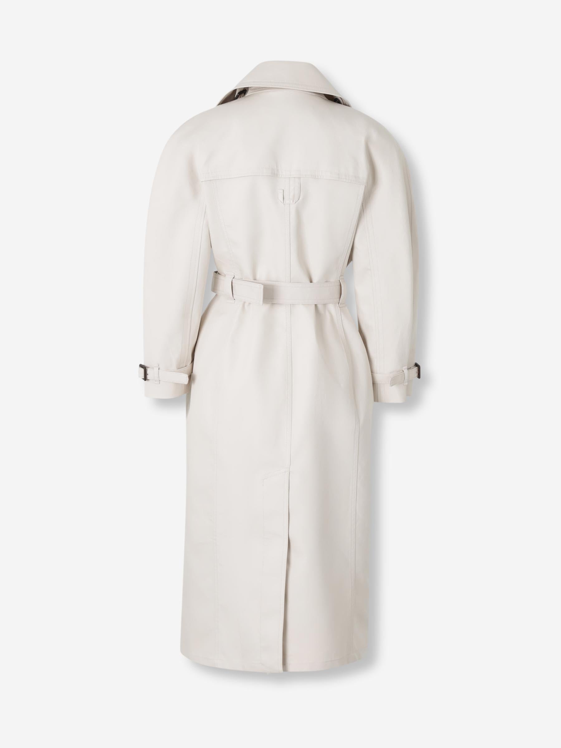 Jacquemus Mujer Barcelona Gabardina Le Trench Citta color Beige sku 773-000270 01 - Foto 2