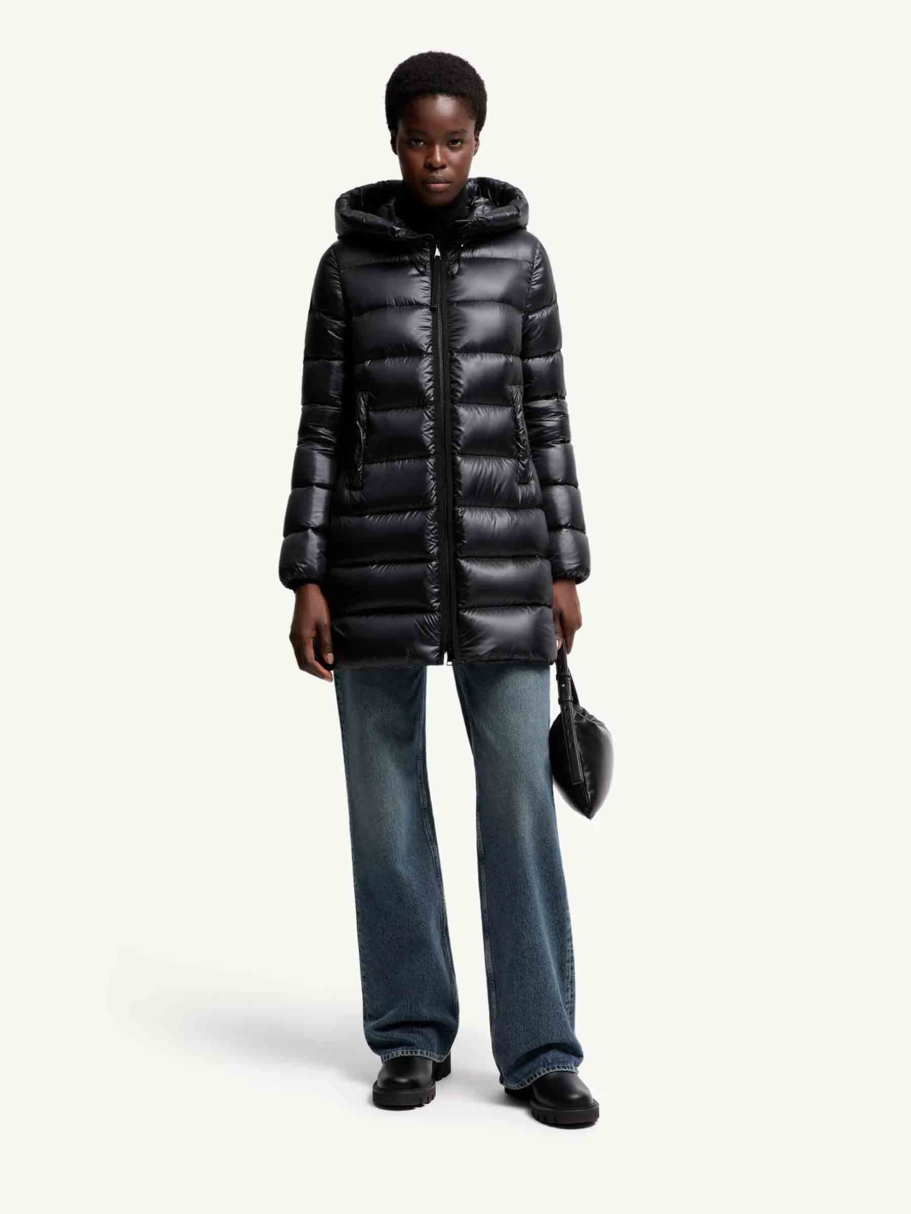 Moncler Mujer Barcelona Plumífero Largo Suyenne color Negro sku 774-000589 02 - Foto 2