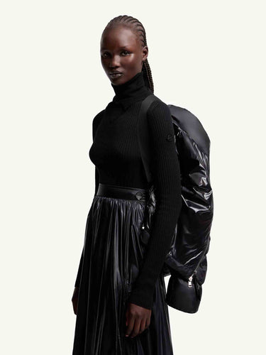 Moncler Genius Edward Enninful Mujer Barcelona Plumífero Corto Blas color Negro sku 774-000621 01 - Foto 3
