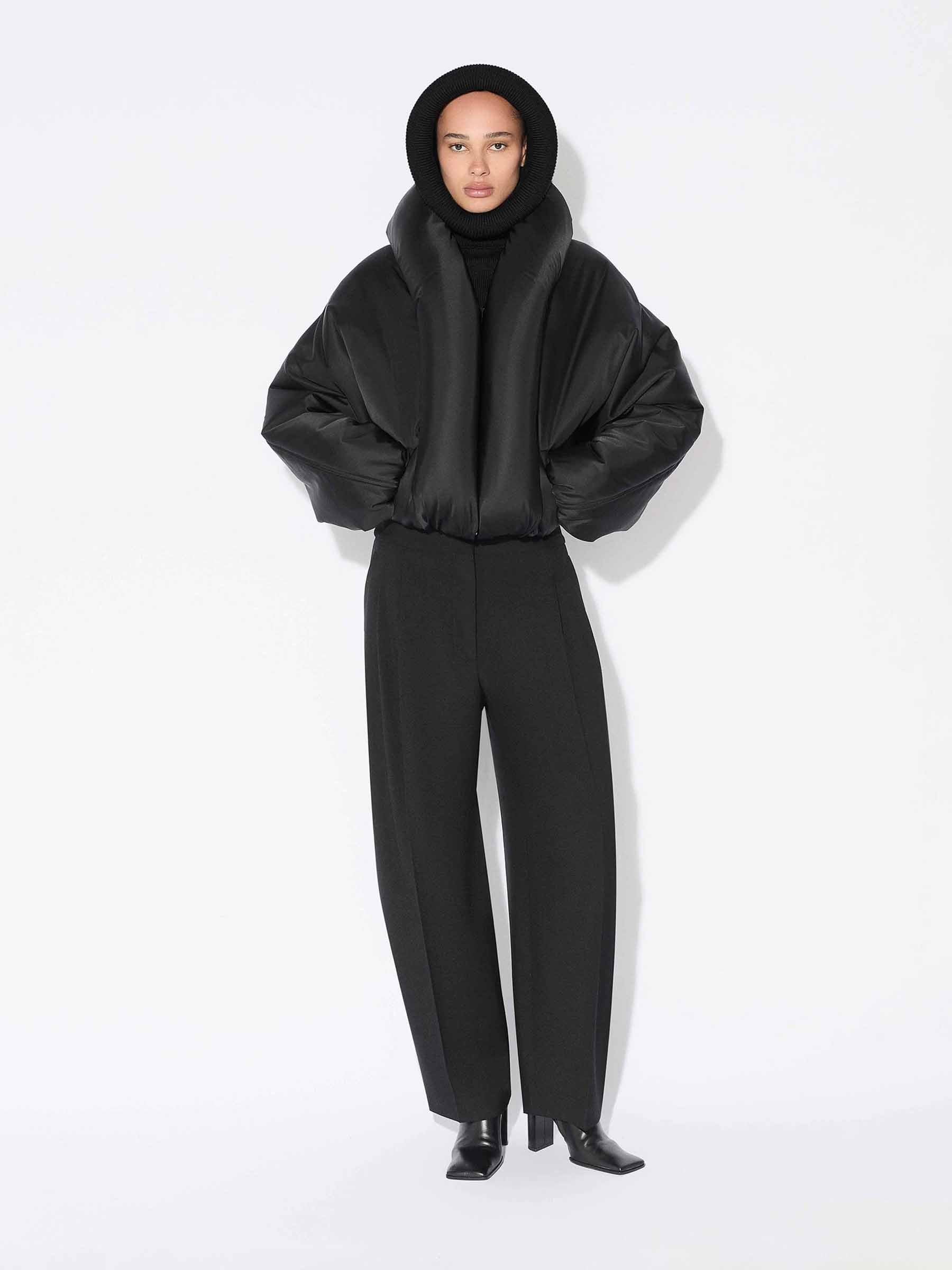 Alaïa Mujer Barcelona Chaqueta Bomber Acolchada color Negro sku 774-000623 01 - Foto 2