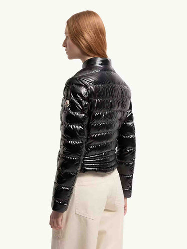 Moncler Mujer Barcelona Plumífero Corto Papillon color Negro sku 774-000630 01 - Foto 3
