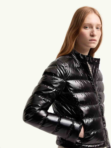 Moncler Mujer Barcelona Plumífero Corto Papillon color Negro sku 774-000630 01 - Foto 4