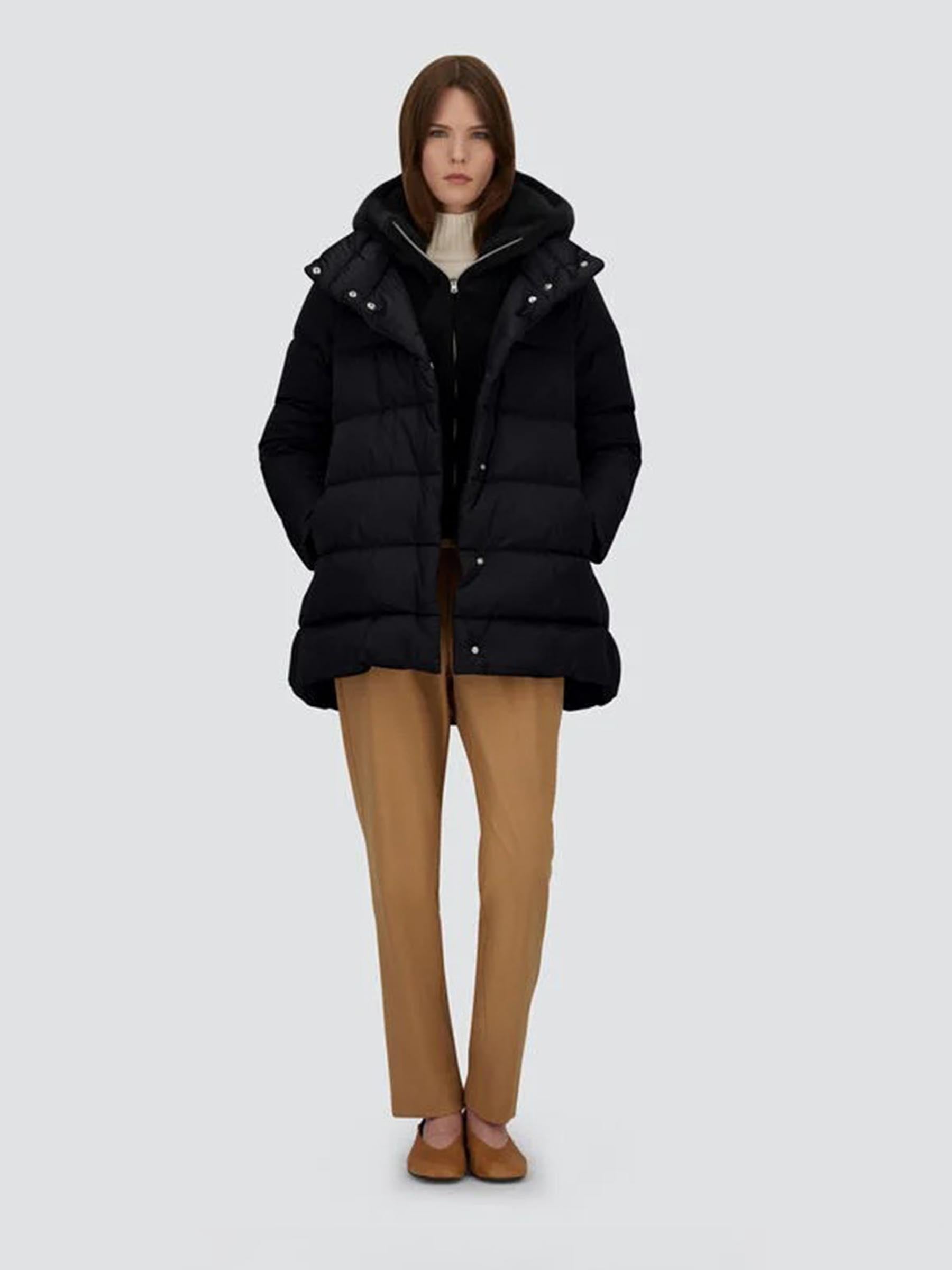 Herno Mujer Barcelona Plumífero Corto Pechera color Negro sku 774-000638 01 - Foto 2