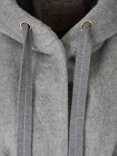 Herno Mujer Barcelona Abrigo Corto Capucha Cinturón color Gris sku 774-000645 01 - Foto 3