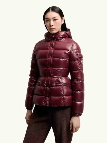 Moncler Mujer Barcelona Plumífero Corto Barante color Burdeos sku 774-000674 01 - Foto 2