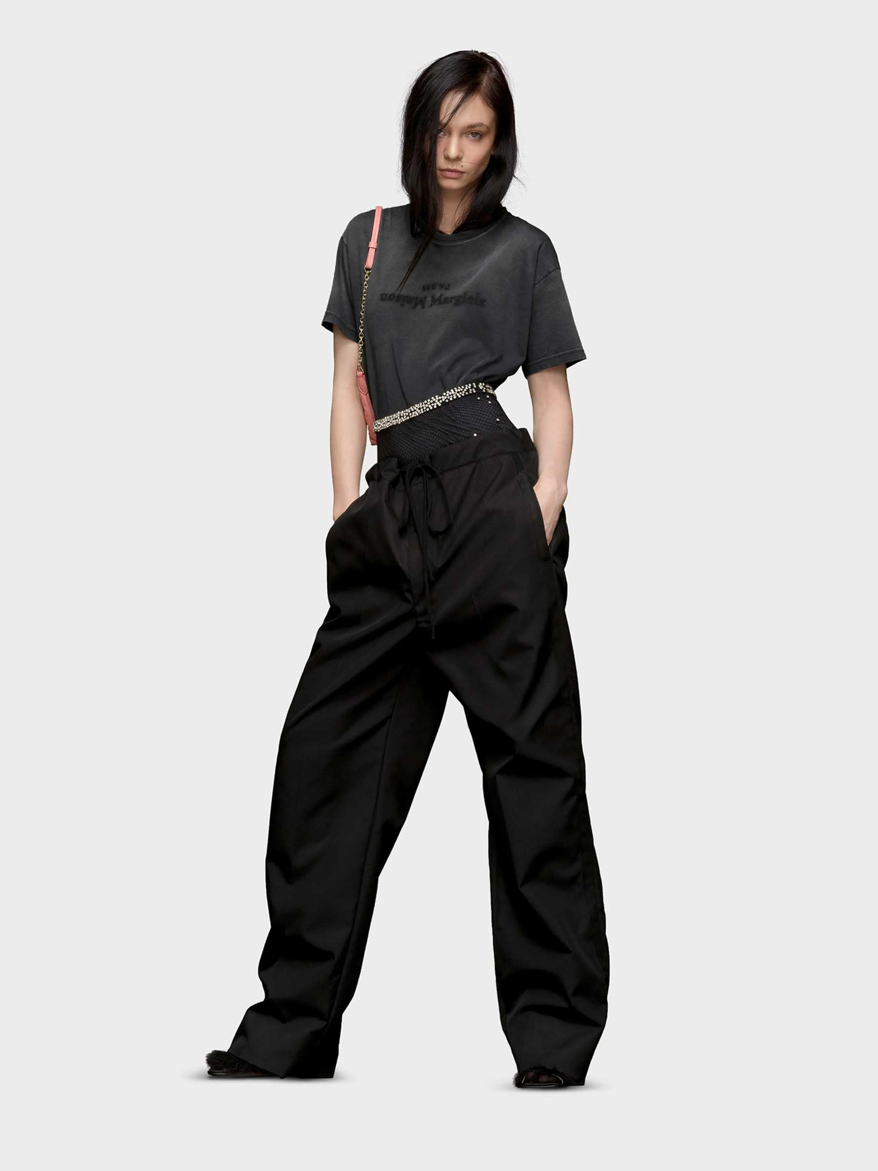 Maison Margiela Mujer Barcelona Camiseta Cuello Redondo color Gris Antracita sku 782-001763 01 - Foto 2