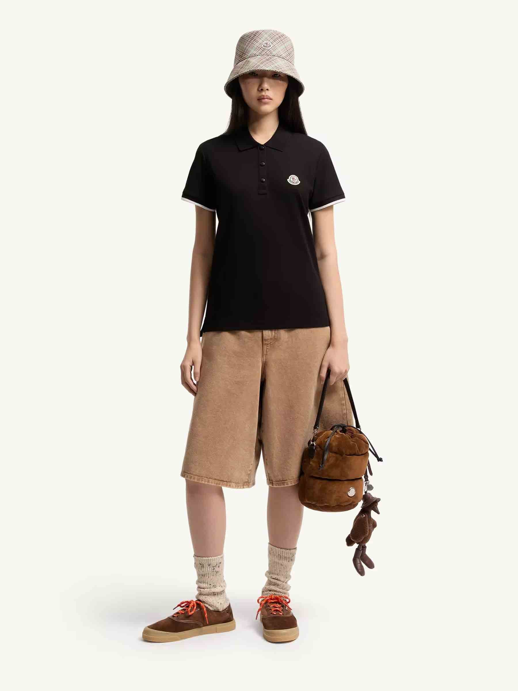 Moncler Mujer Barcelona Polo Manga Corta color Negro sku 783-000082 02 - Foto 2