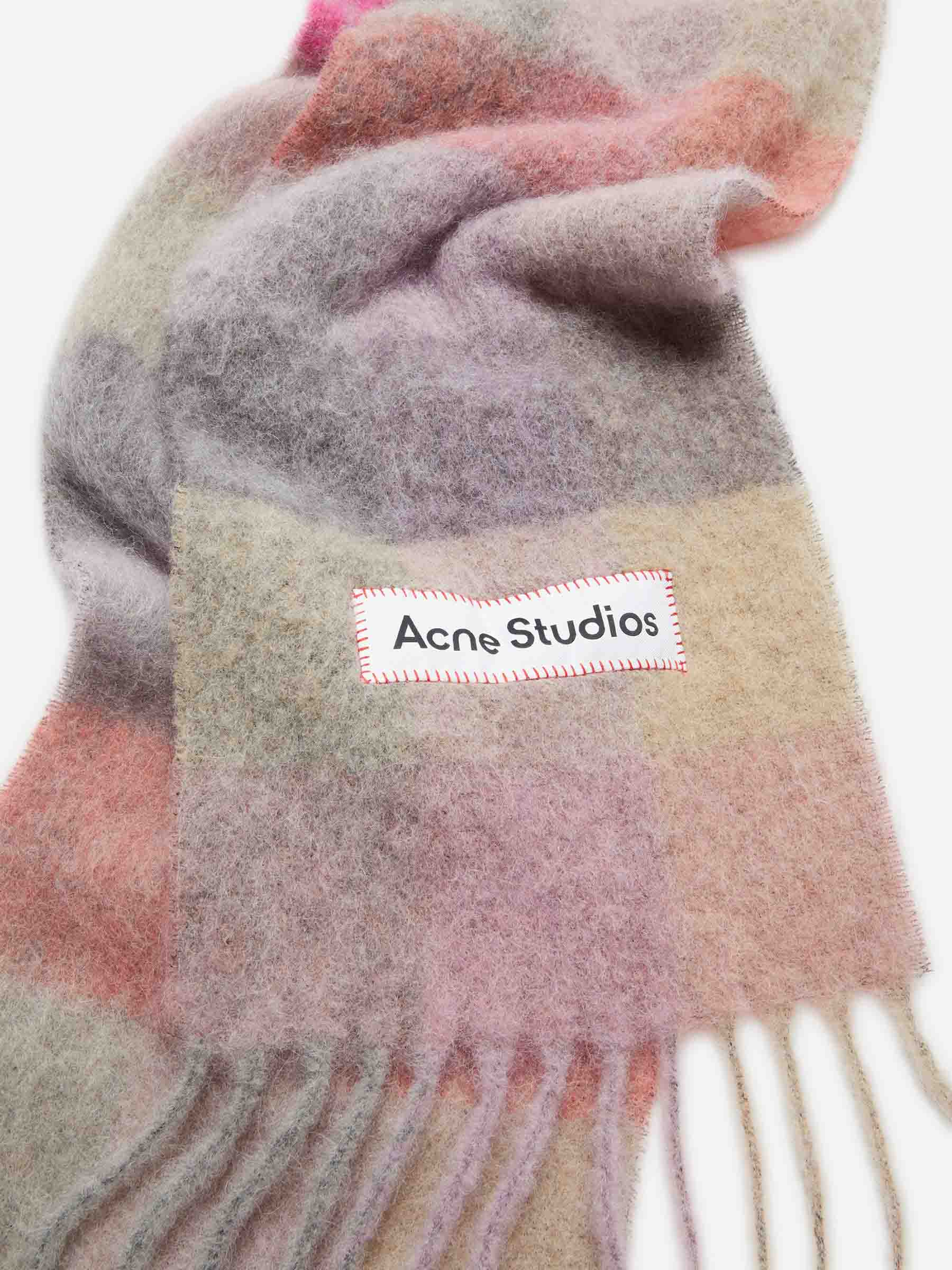Acne Studios Mujer Barcelona Bufanda Punto Lana color Lila sku 796-000126 03 - Foto 2