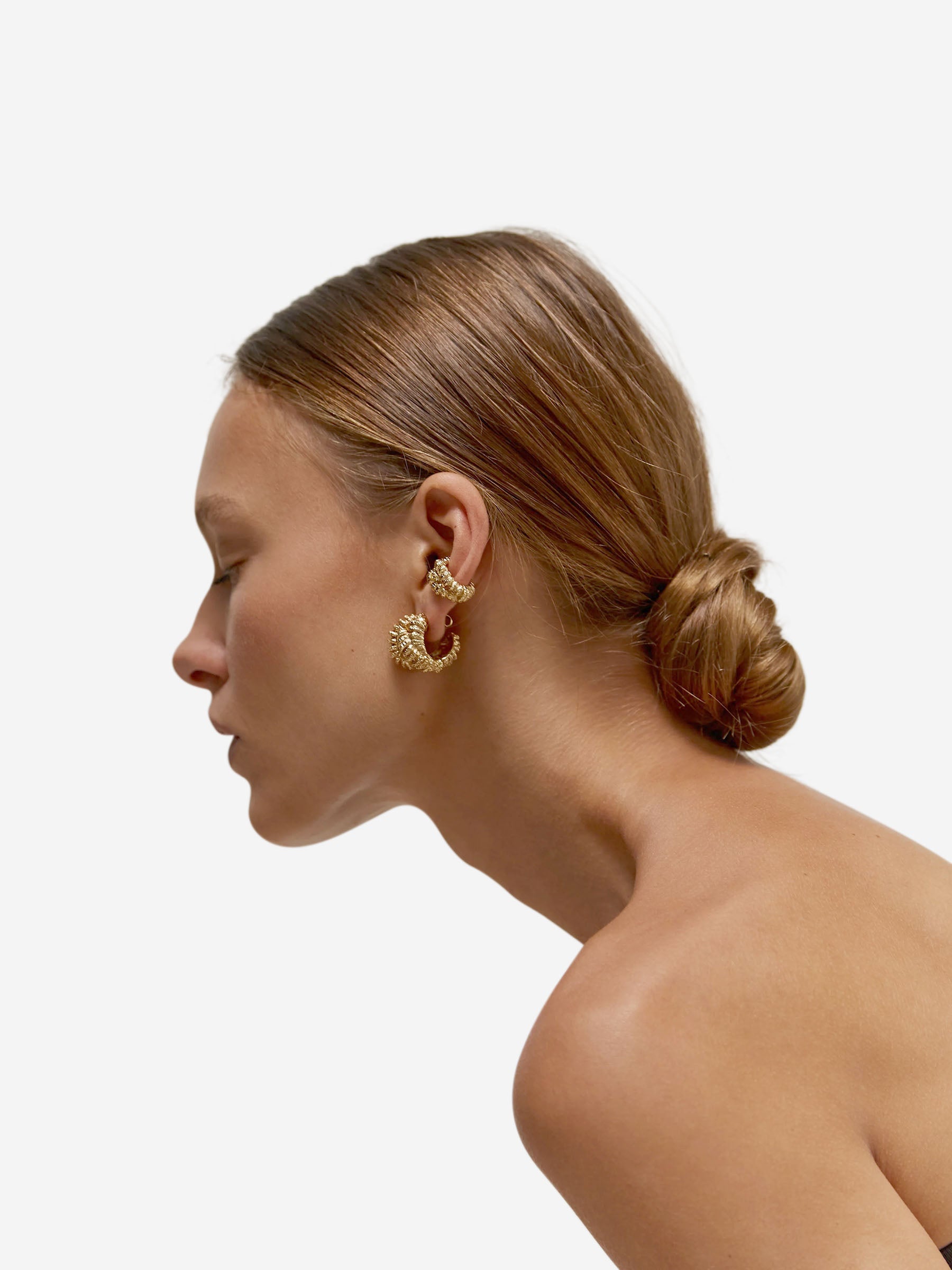 Paola Sighinolfi Pendientes Talisman Hoops color Dorado sku 850-001788 01 - Foto 2