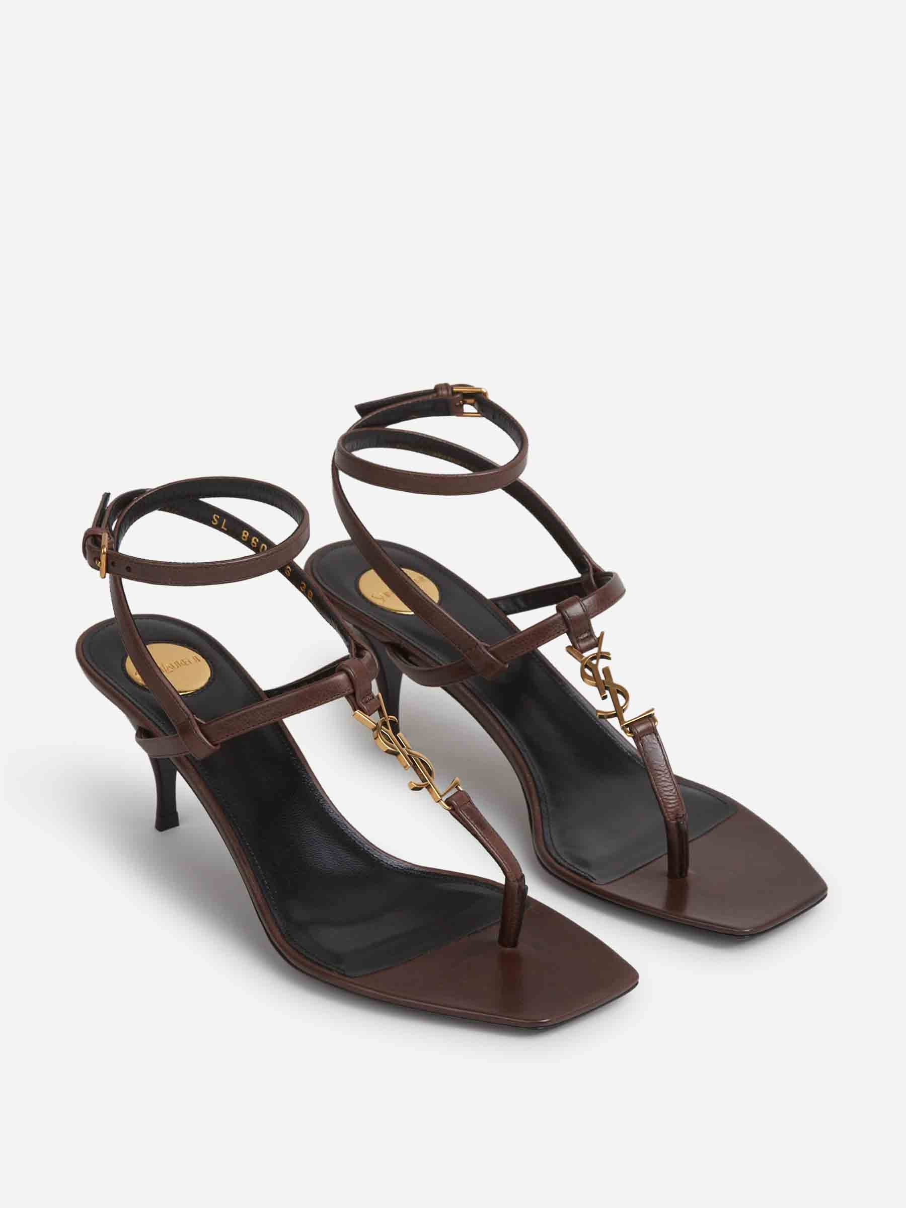Saint Laurent Mujer Barcelona Sandalias Tacón Cassandre color Marrón Oscuro sku 801-000022 01 - Foto 2