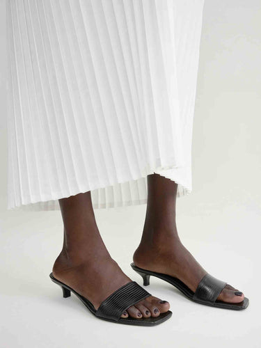 TOTEME Mujer Barcelona Mules Piel Efecto Lagarto color Negro sku 801-000085 01 - Foto 3