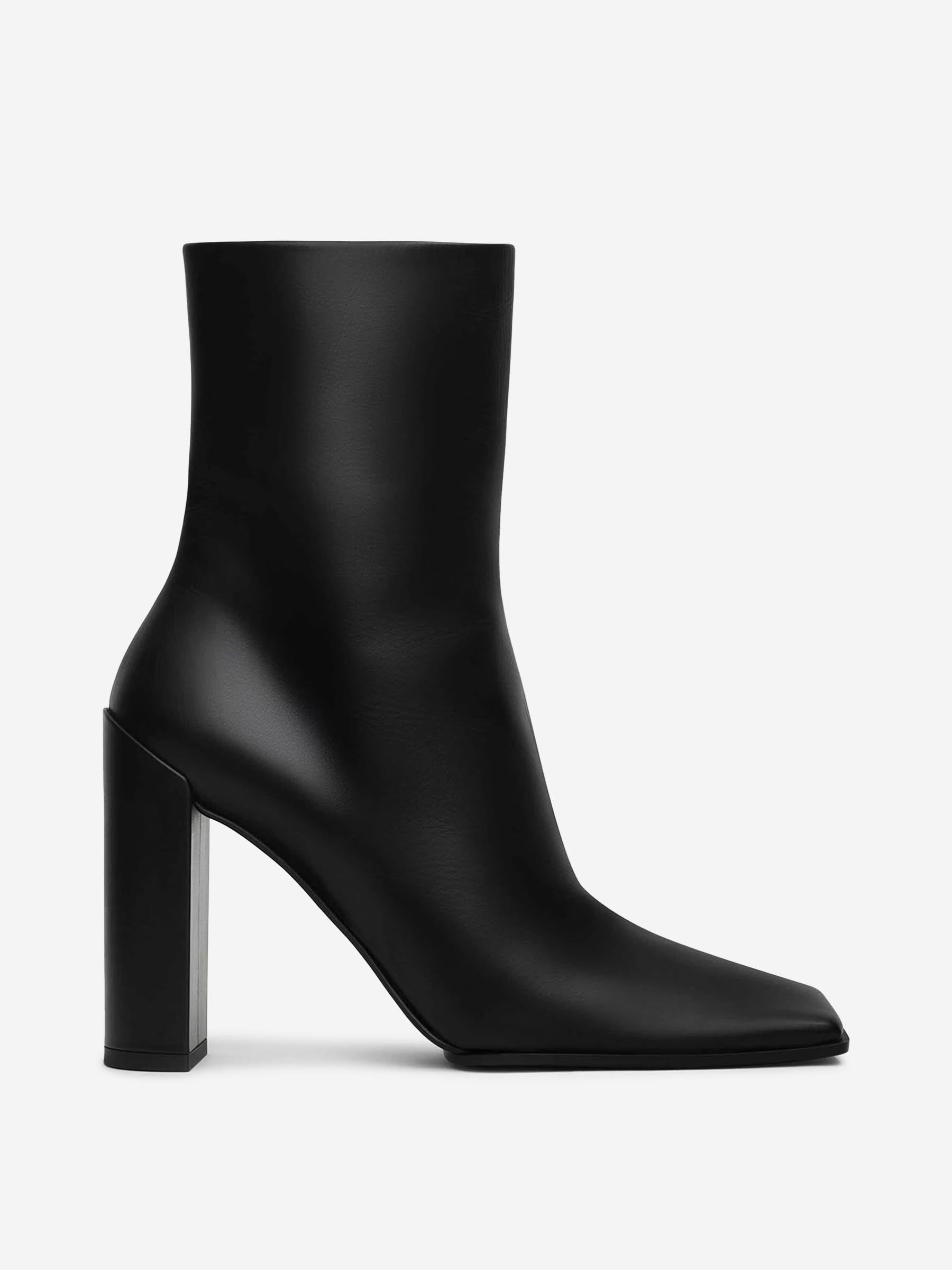 Alaïa Mujer Barcelona Botines Cuadrados Piel color Negro sku 805-000824 01 - Foto 1