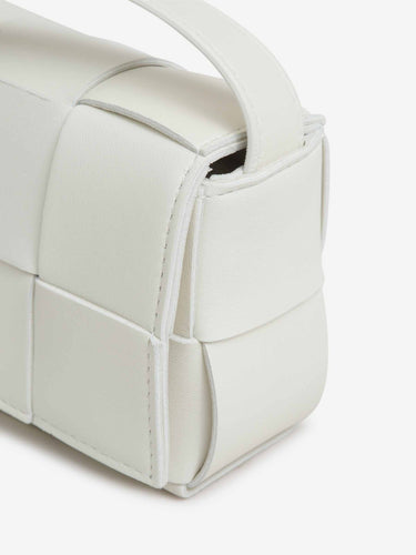 Bottega Veneta Mujer Barcelona Bolso Bandolera Cassette Candy color Blanco sku 810-007845 02 - Foto 6